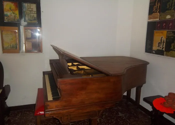 Habita Estudios Laureles